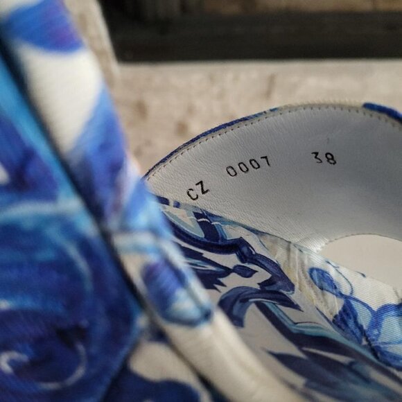 Majolica Wedges. Price is Firm or Best Offer. - Picture 2 of 4